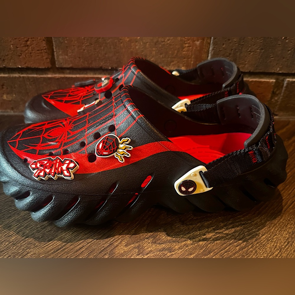 Crocs Team Spider-Man Echo Clogs
Men’s (8)Women’s (10)